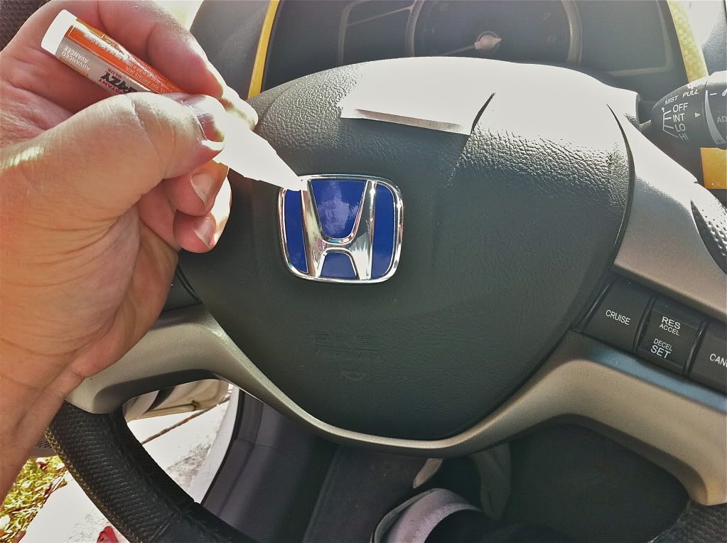 How to replace honda civic steering wheel emblem