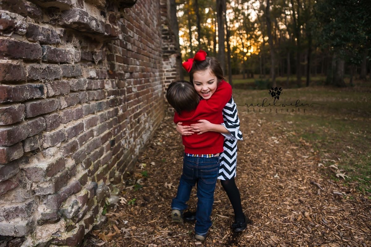 Family Photo Tips from the Pros: Let kids horseplay in order to get real smiles