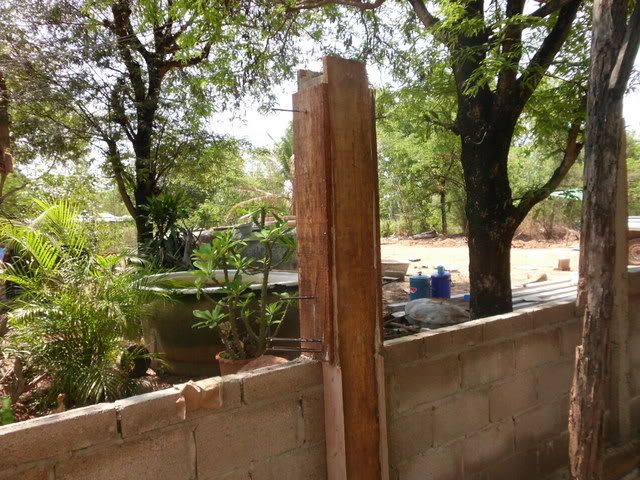 walldamage004.jpg